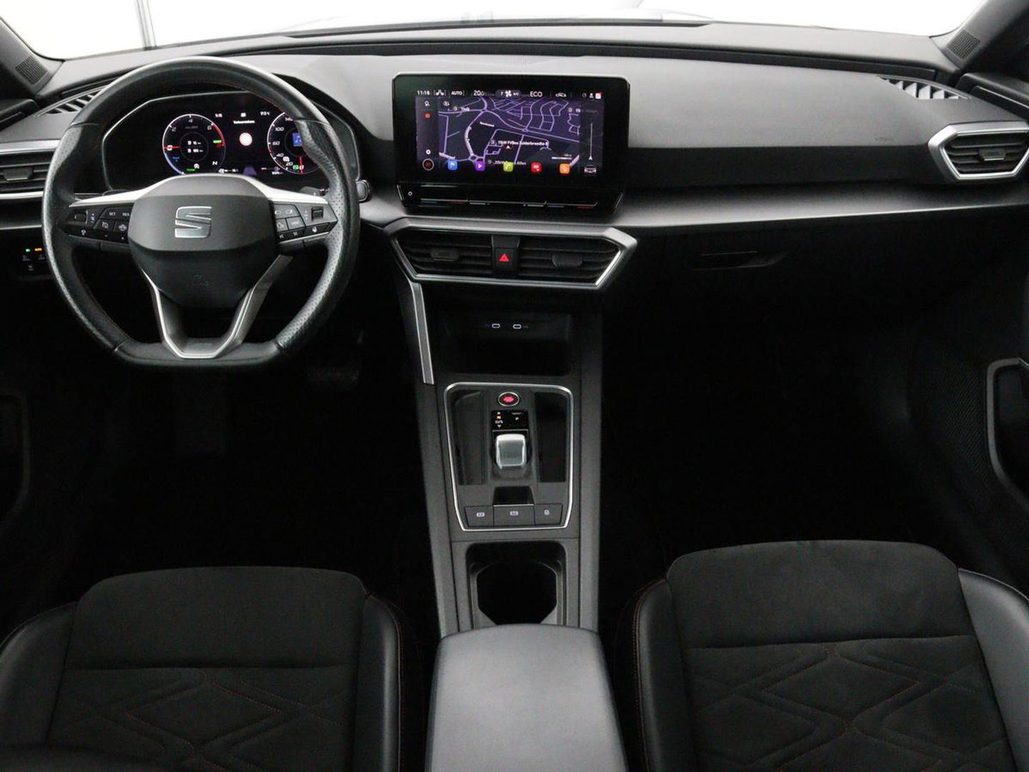SEAT Leon 1.4 eHybrid PHEV FR | Stoel & stuurverwarming | Camera | Adaptive cruise | Carplay | Keyless | Sfeerverlichting | Memory | Half leder | Navigatie | Full LED