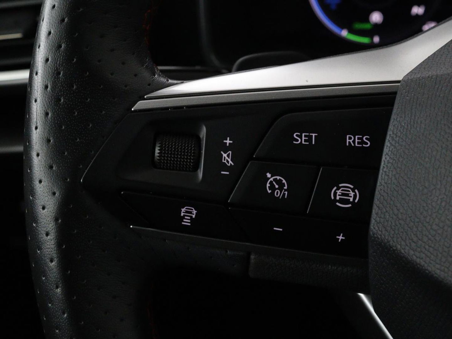 SEAT Leon 1.4 eHybrid PHEV FR | Stoel & stuurverwarming | Camera | Adaptive cruise | Carplay | Keyless | Sfeerverlichting | Memory | Half leder | Navigatie | Full LED