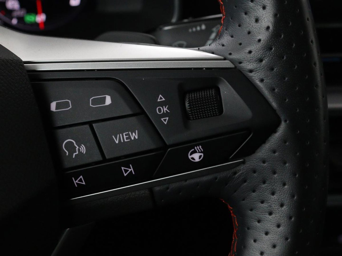 SEAT Leon 1.4 eHybrid PHEV FR | Stoel & stuurverwarming | Camera | Adaptive cruise | Carplay | Keyless | Sfeerverlichting | Memory | Half leder | Navigatie | Full LED