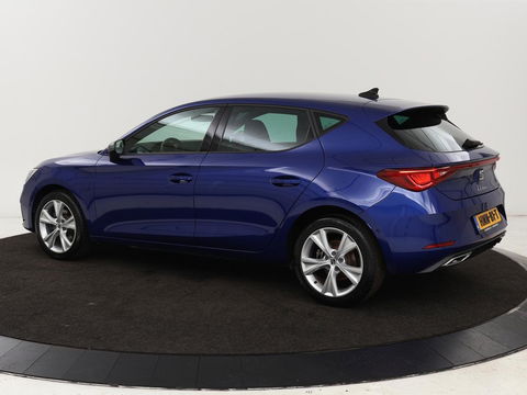 SEAT Leon 1.4 eHybrid PHEV FR | Stoel & stuurverwarming | Camera | Adaptive cruise | Carplay | Keyless | Sfeerverlichting | Memory | Half leder | Navigatie | Full LED