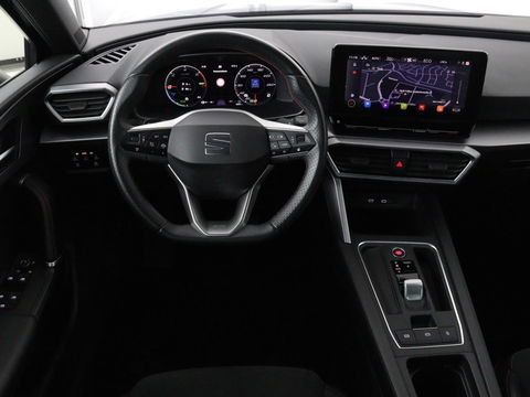 SEAT Leon 1.4 eHybrid PHEV FR | Stoel & stuurverwarming | Camera | Adaptive cruise | Carplay | Keyless | Sfeerverlichting | Memory | Half leder | Navigatie | Full LED