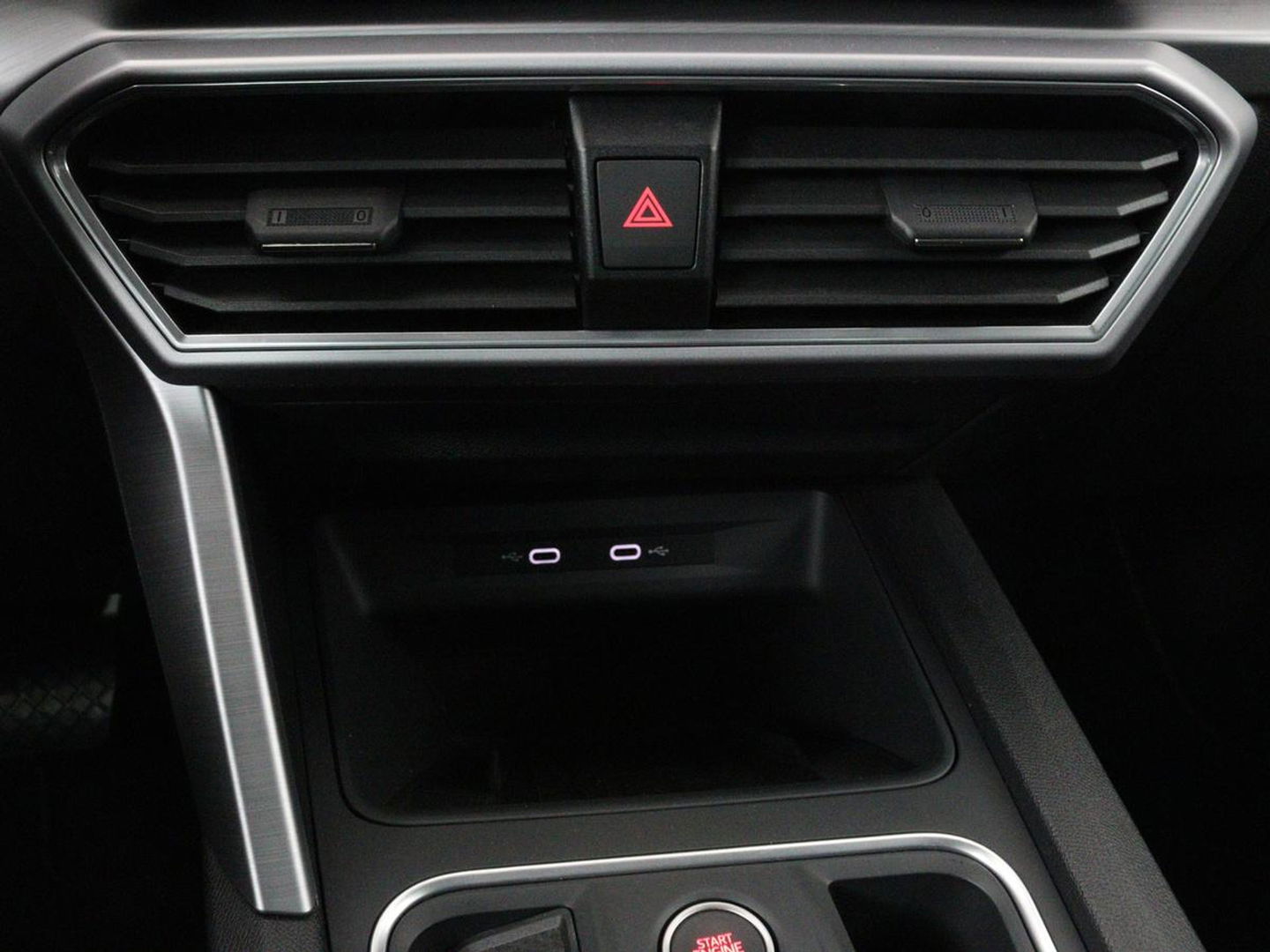 SEAT Leon 1.4 eHybrid PHEV FR | Stoel & stuurverwarming | Camera | Adaptive cruise | Carplay | Keyless | Sfeerverlichting | Memory | Half leder | Navigatie | Full LED