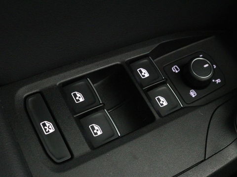 SEAT Leon 1.4 eHybrid PHEV FR | Stoel & stuurverwarming | Camera | Adaptive cruise | Carplay | Keyless | Sfeerverlichting | Memory | Half leder | Navigatie | Full LED