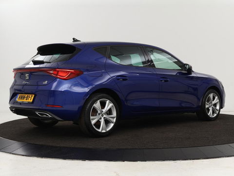 SEAT Leon 1.4 eHybrid PHEV FR | Stoel & stuurverwarming | Camera | Adaptive cruise | Carplay | Keyless | Sfeerverlichting | Memory | Half leder | Navigatie | Full LED