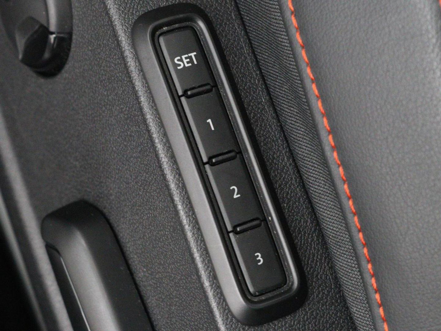 SEAT Leon 1.4 eHybrid PHEV FR | Stoel & stuurverwarming | Camera | Adaptive cruise | Carplay | Keyless | Sfeerverlichting | Memory | Half leder | Navigatie | Full LED