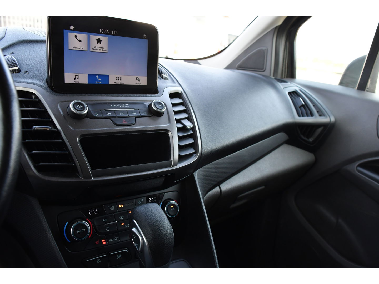Ford Transit Connect 1.5 TDCI L1 Black Edition Camera, Cruise, Carplay, 100pk, Automaat, multimedia, Trekhaak, Stoelverwarming, Uniek!