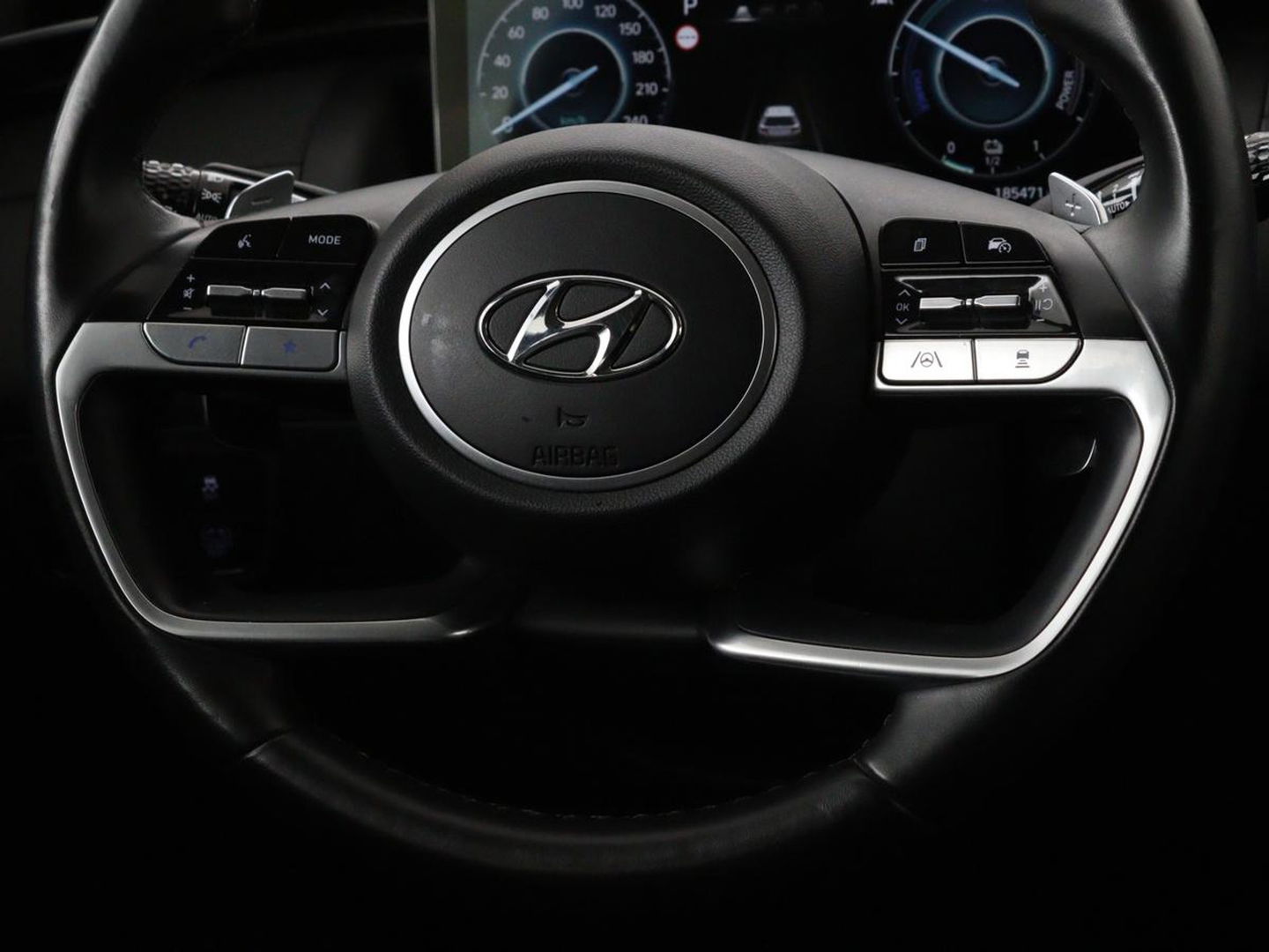 Hyundai Tucson 1.6 T-GDI HEV Premium | Leder | Stoelventilatie | Adaptive cruise | 360 camera | Carplay | Stuurverwarming | Memory | Navigatie | Full LED