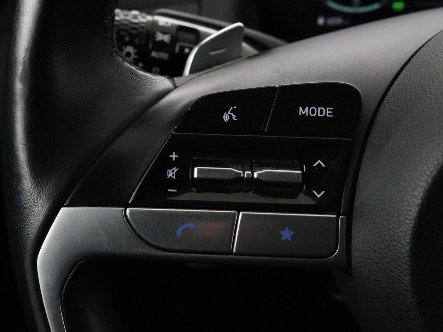 Hyundai Tucson 1.6 T-GDI HEV Premium | Leder | Stoelventilatie | Adaptive cruise | 360 camera | Carplay | Stuurverwarming | Memory | Navigatie | Full LED