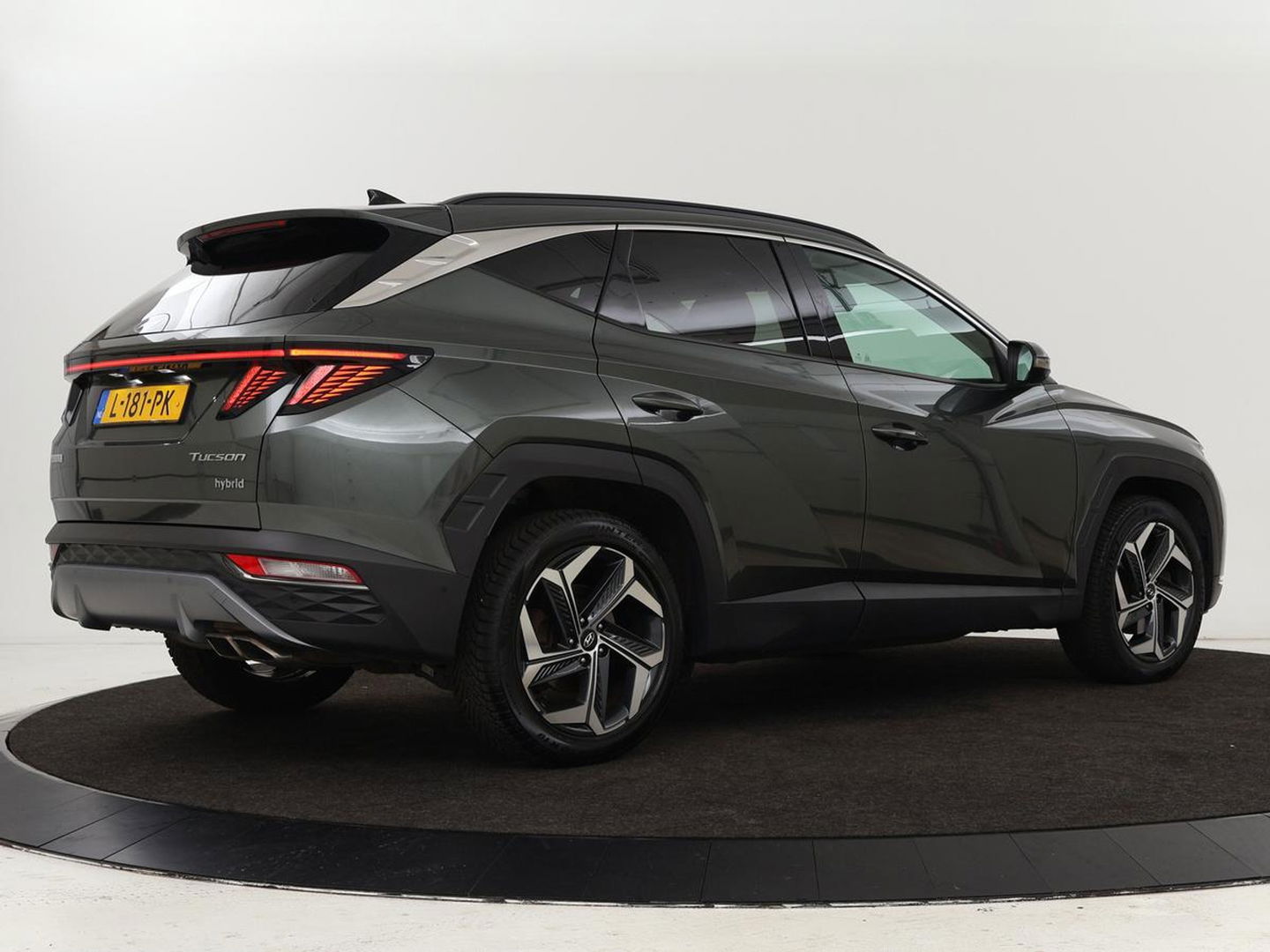 Hyundai Tucson 1.6 T-GDI HEV Premium | Leder | Stoelventilatie | Adaptive cruise | 360 camera | Carplay | Stuurverwarming | Memory | Navigatie | Full LED