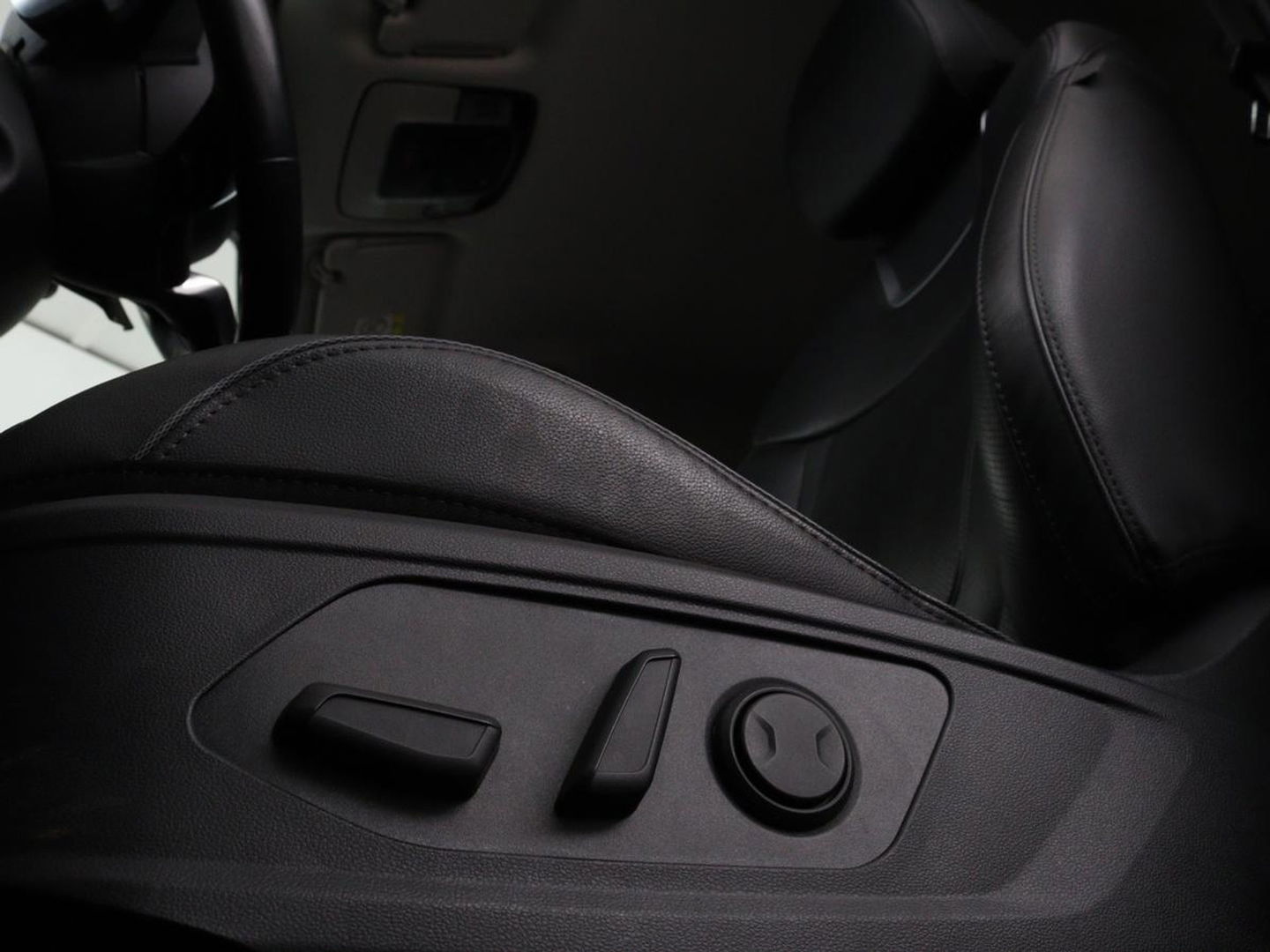 Hyundai Tucson 1.6 T-GDI HEV Premium | Leder | Stoelventilatie | Adaptive cruise | 360 camera | Carplay | Stuurverwarming | Memory | Navigatie | Full LED
