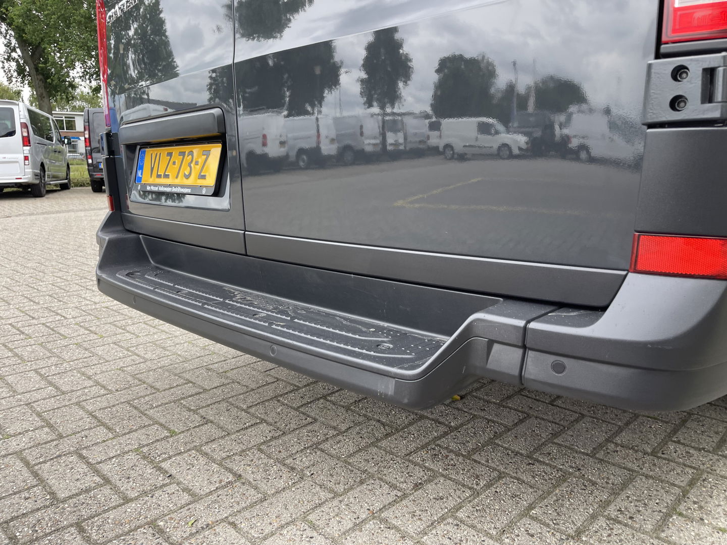 Volkswagen Crafter 35 2.0 TDI 140pk L3H2 Comfortline / vaste prijs rijklaar € 21.950 ex btw / lease vanaf € / airco / cruise / navi / achteruit rijcamera / euro 6 / bpm vrij !