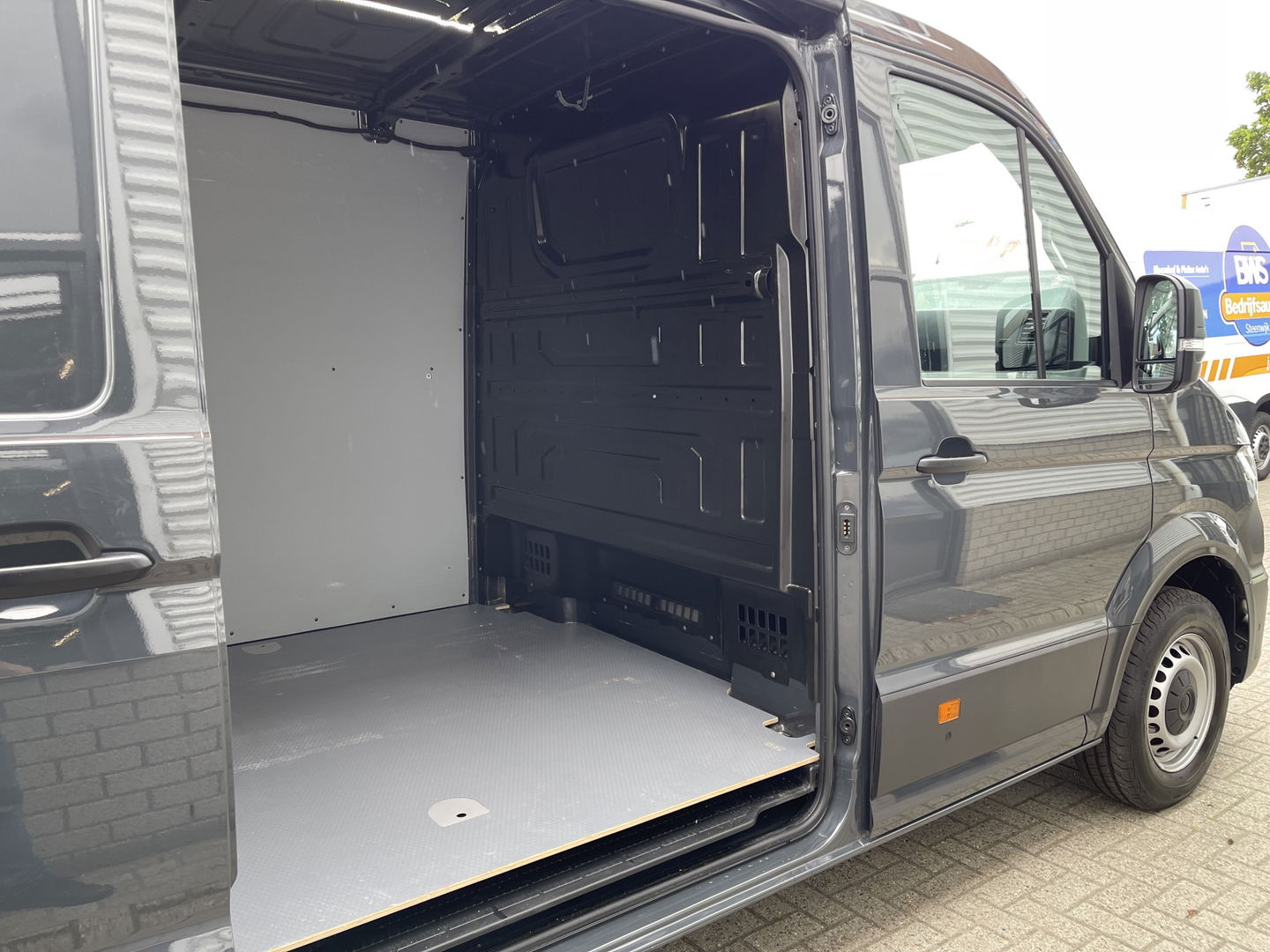 Volkswagen Crafter 35 2.0 TDI 140pk L3H2 Comfortline / vaste prijs rijklaar € 21.950 ex btw / lease vanaf € / airco / cruise / navi / achteruit rijcamera / euro 6 / bpm vrij !