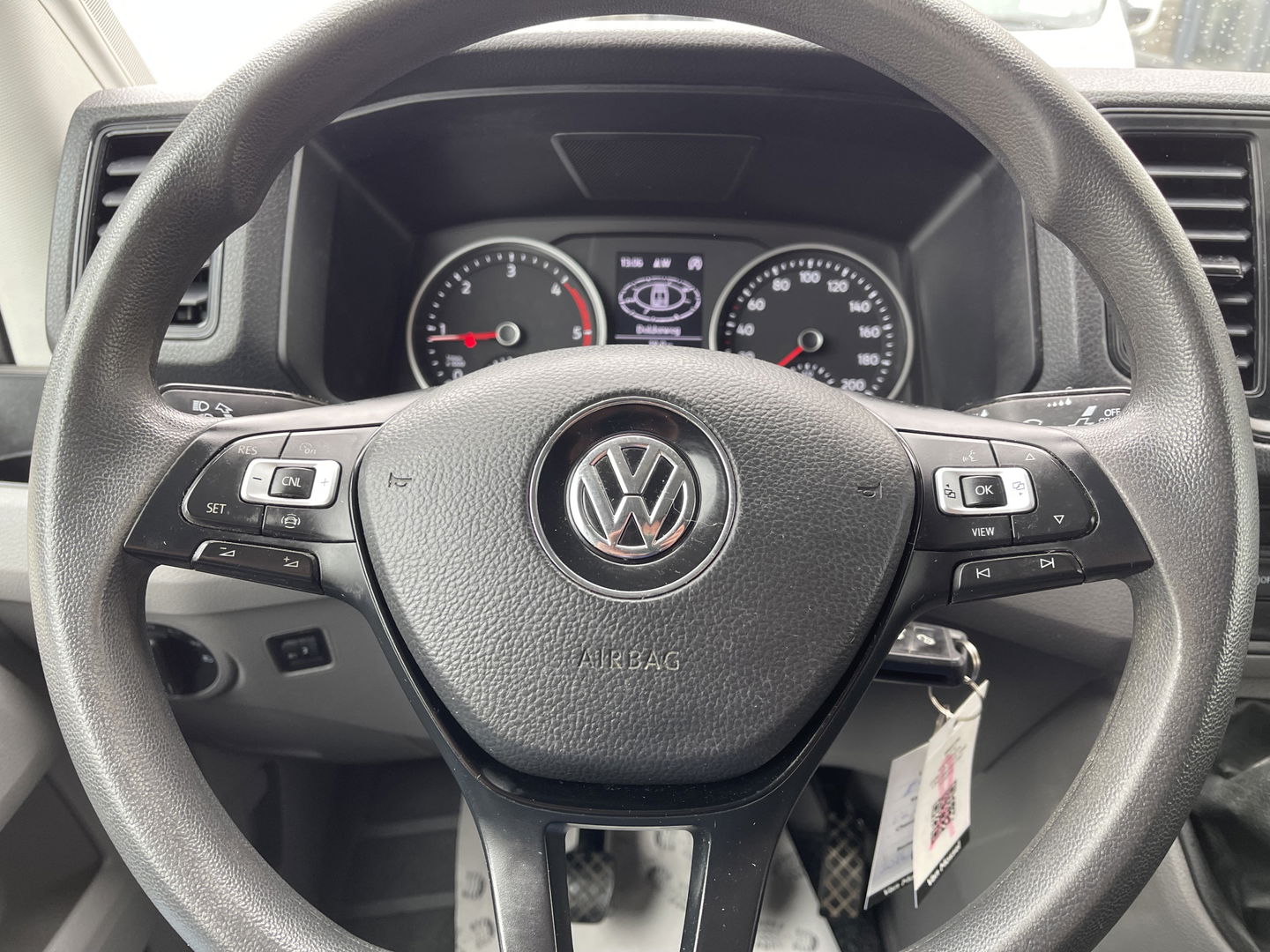 Volkswagen Crafter 35 2.0 TDI 140pk L3H2 Comfortline / vaste prijs rijklaar € 21.950 ex btw / lease vanaf € / airco / cruise / navi / achteruit rijcamera / euro 6 / bpm vrij !
