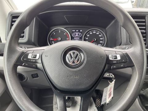 Volkswagen Crafter 35 2.0 TDI 140pk L3H2 Comfortline / vaste prijs rijklaar € 21.950 ex btw / lease vanaf € / airco / cruise / navi / achteruit rijcamera / euro 6 / bpm vrij !