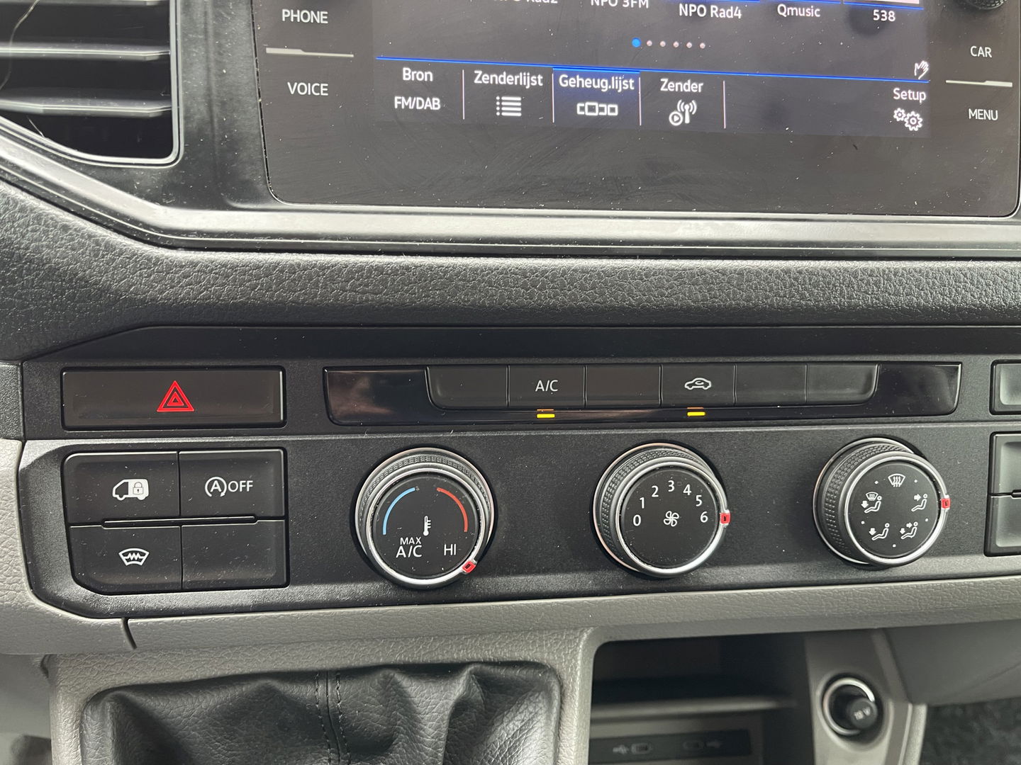 Volkswagen Crafter 35 2.0 TDI 140pk L3H2 Comfortline / vaste prijs rijklaar € 21.950 ex btw / lease vanaf € / airco / cruise / navi / achteruit rijcamera / euro 6 / bpm vrij !