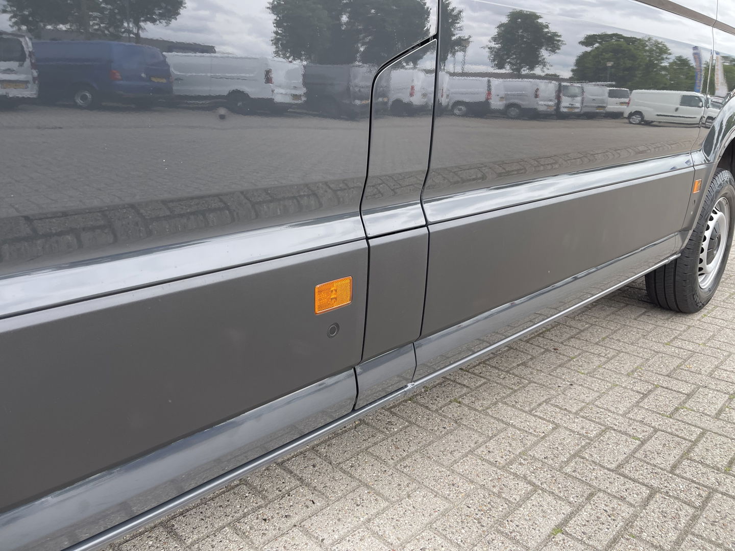 Volkswagen Crafter 35 2.0 TDI 140pk L3H2 Comfortline / vaste prijs rijklaar € 21.950 ex btw / lease vanaf € / airco / cruise / navi / achteruit rijcamera / euro 6 / bpm vrij !