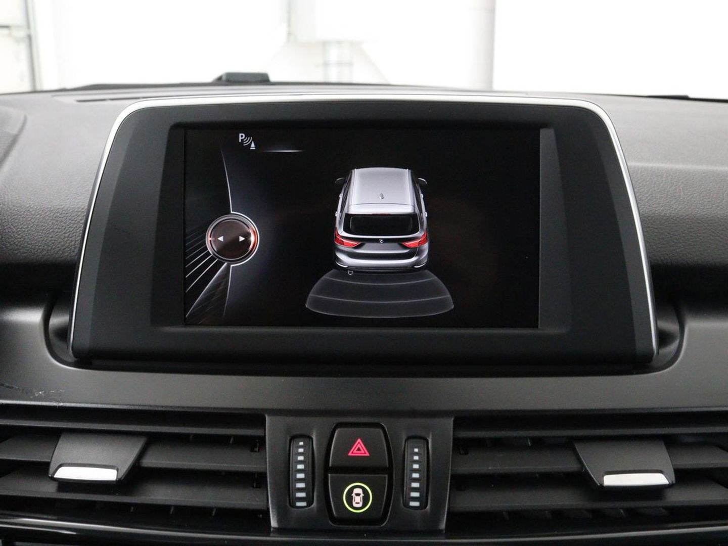 BMW 2 Serie Gran Tourer 218d Advantage | Sportstoelen | Stoelverwarming | Navigatie | Bluetooth | Parkeerhulp | Climate control | Cruise control