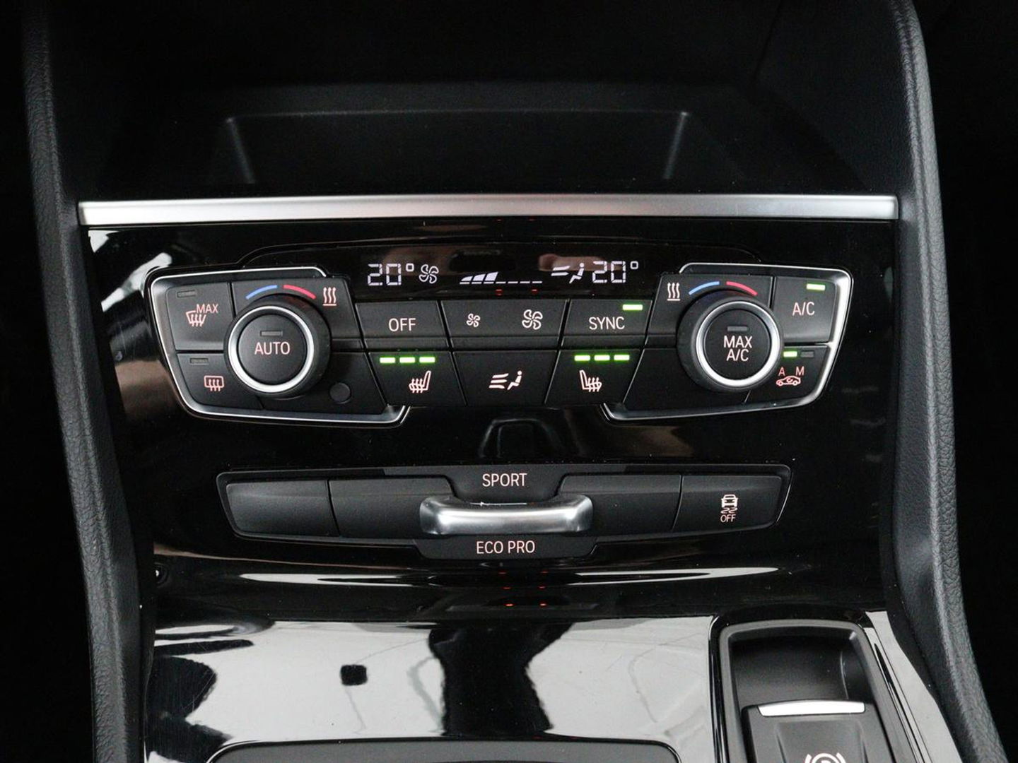 BMW 2 Serie Gran Tourer 218d Advantage | Sportstoelen | Stoelverwarming | Navigatie | Bluetooth | Parkeerhulp | Climate control | Cruise control