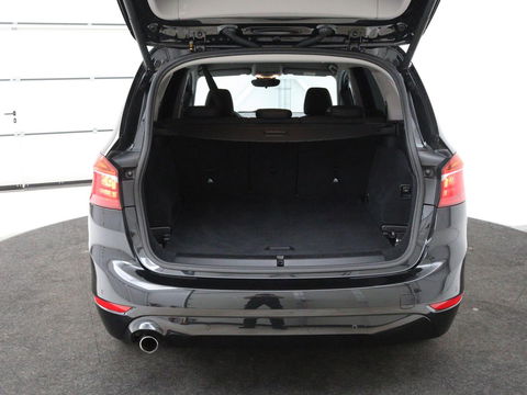 BMW 2 Serie Gran Tourer 218d Advantage | Sportstoelen | Stoelverwarming | Navigatie | Bluetooth | Parkeerhulp | Climate control | Cruise control