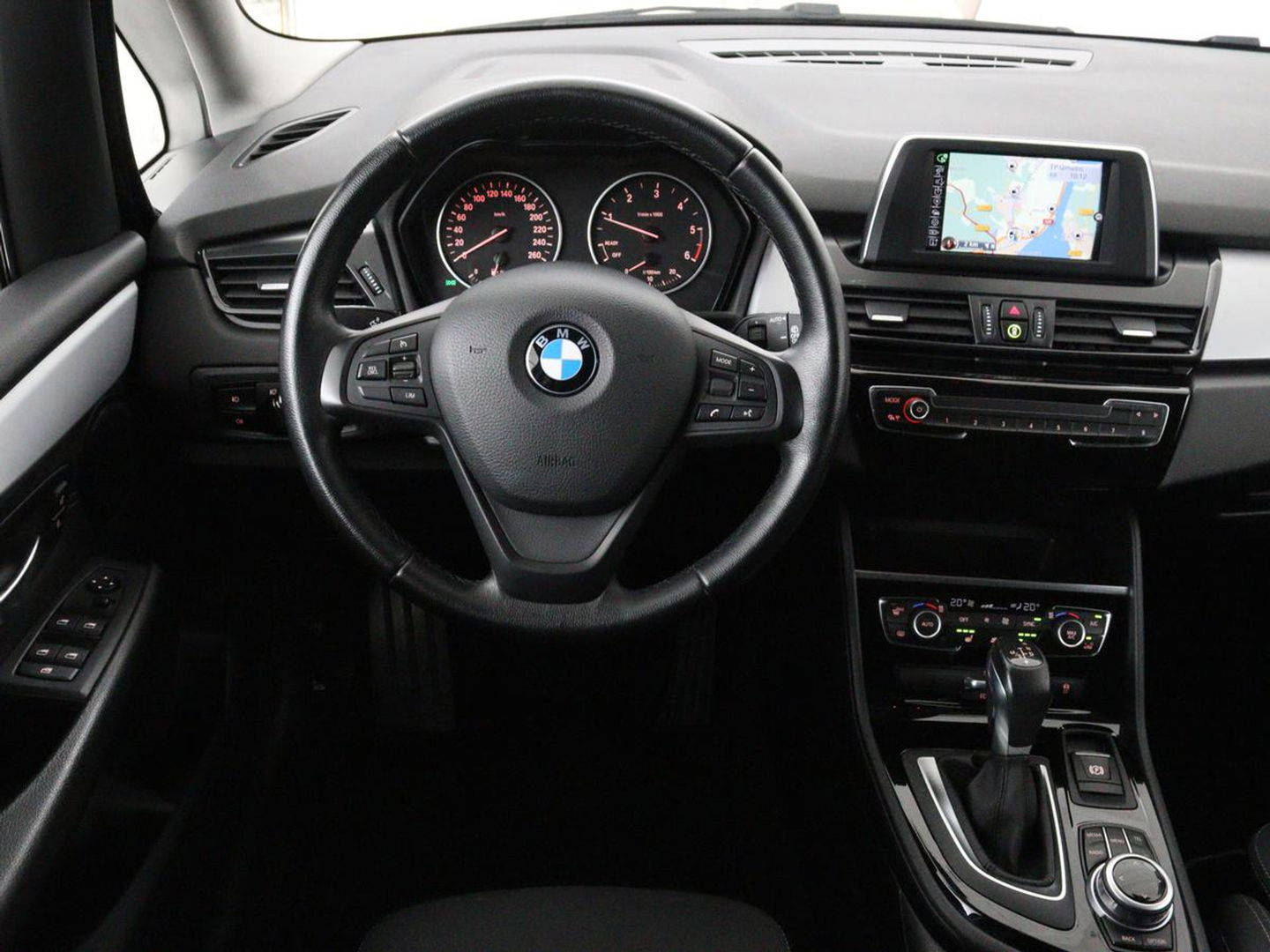 BMW 2 Serie Gran Tourer 218d Advantage | Sportstoelen | Stoelverwarming | Navigatie | Bluetooth | Parkeerhulp | Climate control | Cruise control