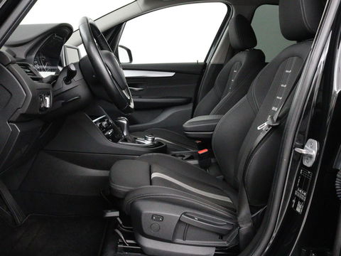 BMW 2 Serie Gran Tourer 218d Advantage | Sportstoelen | Stoelverwarming | Navigatie | Bluetooth | Parkeerhulp | Climate control | Cruise control