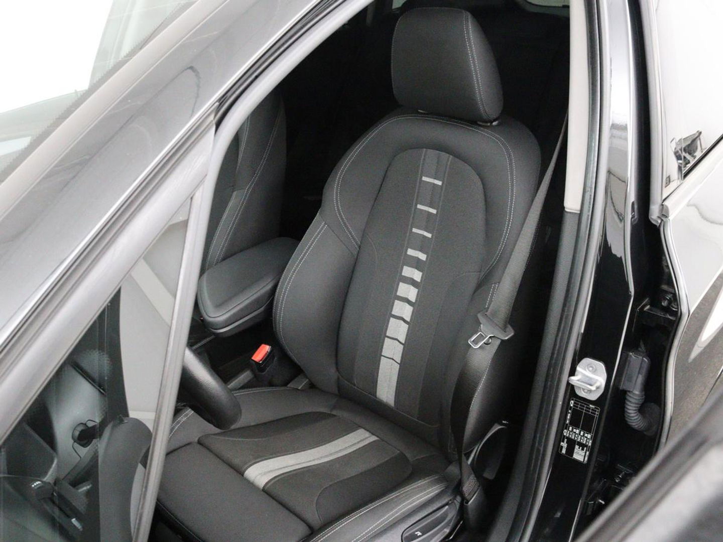 BMW 2 Serie Gran Tourer 218d Advantage | Sportstoelen | Stoelverwarming | Navigatie | Bluetooth | Parkeerhulp | Climate control | Cruise control