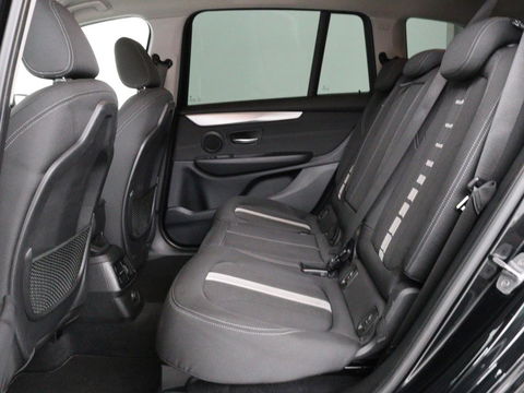 BMW 2 Serie Gran Tourer 218d Advantage | Sportstoelen | Stoelverwarming | Navigatie | Bluetooth | Parkeerhulp | Climate control | Cruise control