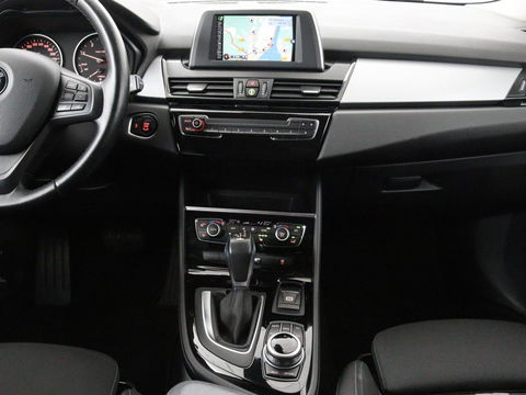 BMW 2 Serie Gran Tourer 218d Advantage | Sportstoelen | Stoelverwarming | Navigatie | Bluetooth | Parkeerhulp | Climate control | Cruise control