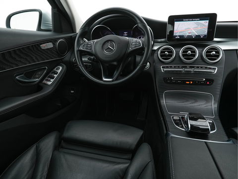 Mercedes-Benz C-Klasse 350 e Lease Edition Plus Avantgarde--Pack *FULL-LEATHER | FULL-LED | DISTRONIC | BLINDSPOT | AIRMATIC | NAVI-FULLMAP | CAMERA | HEATED-SEATS | SPORT-SEATS | ECC | LANE-ASSIST | SHIFT-PADDLES | PDC | KEYLESS  | 17''ALU *