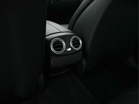 Mercedes-Benz C-Klasse 350 e Lease Edition Plus Avantgarde--Pack *FULL-LEATHER | FULL-LED | DISTRONIC | BLINDSPOT | AIRMATIC | NAVI-FULLMAP | CAMERA | HEATED-SEATS | SPORT-SEATS | ECC | LANE-ASSIST | SHIFT-PADDLES | PDC | KEYLESS  | 17''ALU *