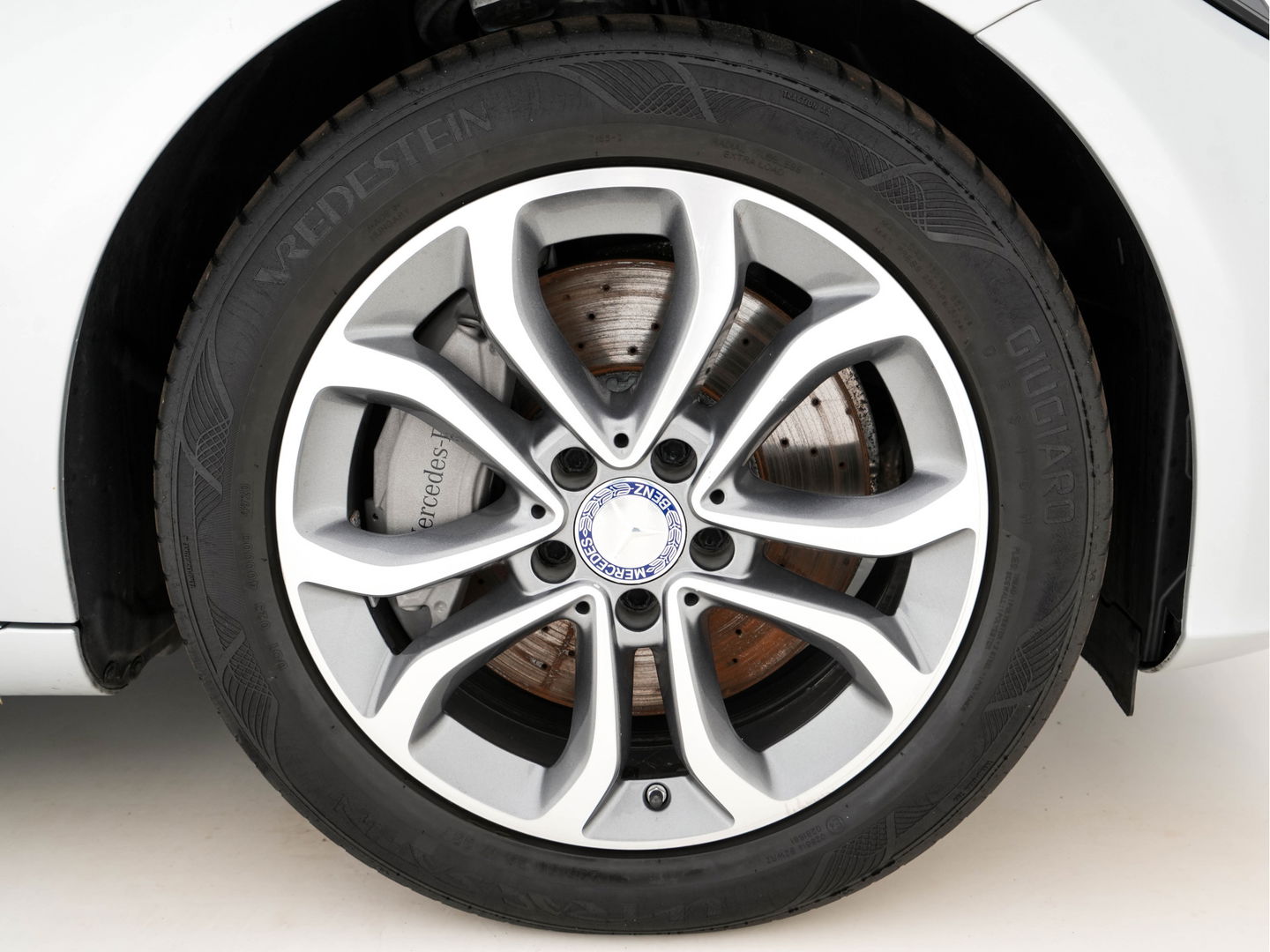 Mercedes-Benz C-Klasse 350 e Lease Edition Plus Avantgarde--Pack *FULL-LEATHER | FULL-LED | DISTRONIC | BLINDSPOT | AIRMATIC | NAVI-FULLMAP | CAMERA | HEATED-SEATS | SPORT-SEATS | ECC | LANE-ASSIST | SHIFT-PADDLES | PDC | KEYLESS  | 17''ALU *
