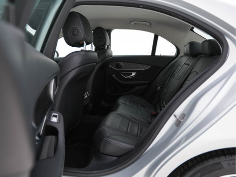 Mercedes-Benz C-Klasse 350 e Lease Edition Plus Avantgarde--Pack *FULL-LEATHER | FULL-LED | DISTRONIC | BLINDSPOT | AIRMATIC | NAVI-FULLMAP | CAMERA | HEATED-SEATS | SPORT-SEATS | ECC | LANE-ASSIST | SHIFT-PADDLES | PDC | KEYLESS  | 17''ALU *