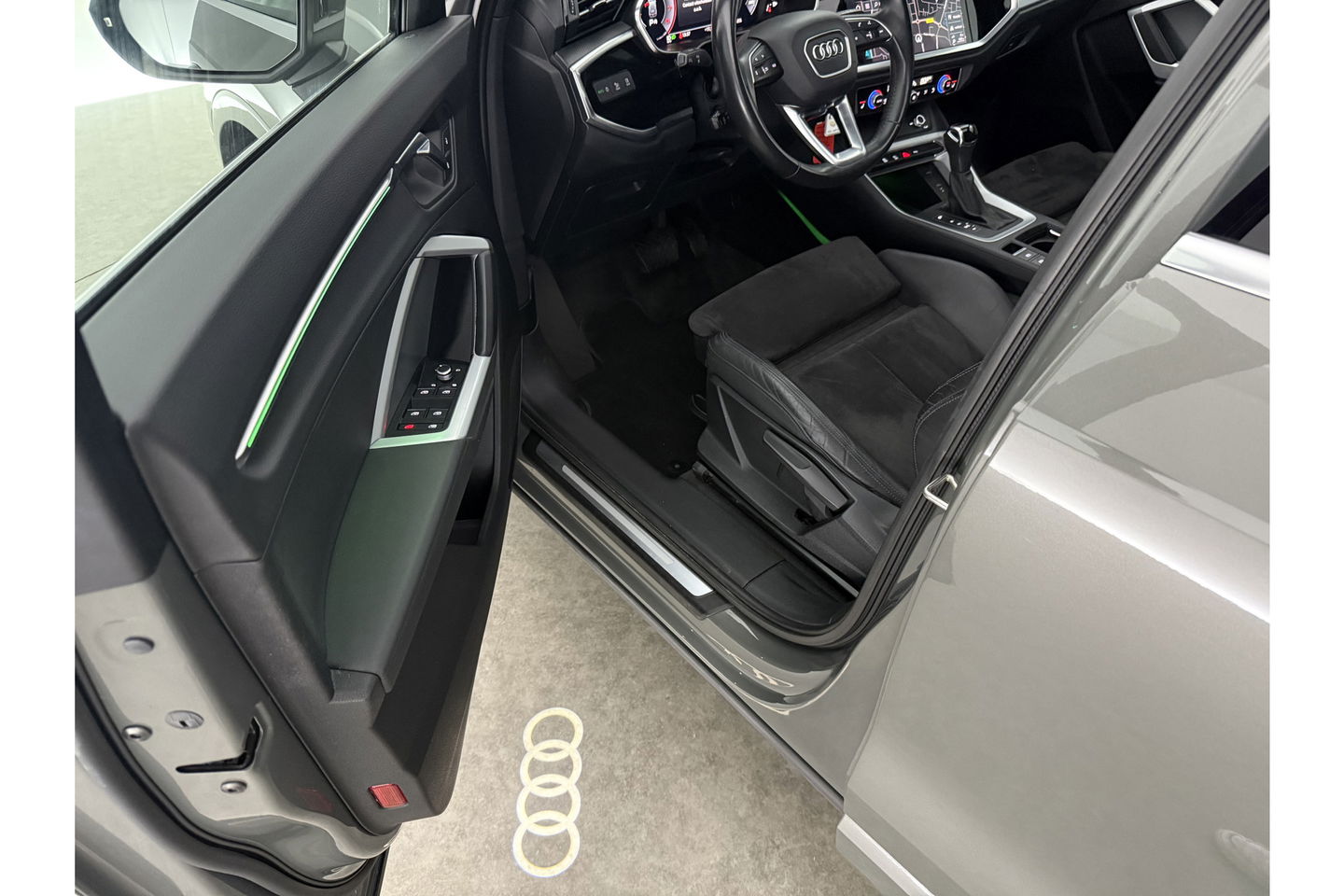 Audi Q3 35 TFSI 150PK Pano Trekhaak Sfeer LED Virtual Carplay Camera Clima Cruise Navi PDC 19''LMV