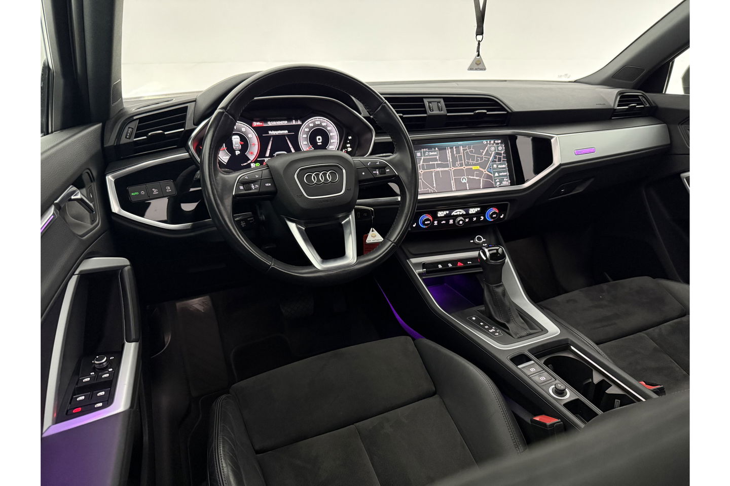 Audi Q3 35 TFSI 150PK Pano Trekhaak Sfeer LED Virtual Carplay Camera Clima Cruise Navi PDC 19''LMV