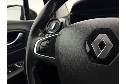 Renault Captur 1.3 TCe Intens 150PK Clima Camera Carplay LED Trekhaak Navigatie PDC 17"LMV