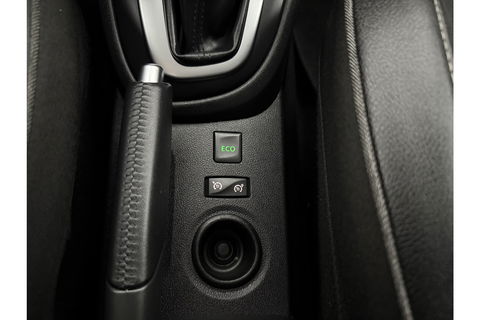 Renault Captur 1.3 TCe Intens 150PK Clima Camera Carplay LED Trekhaak Navigatie PDC 17"LMV