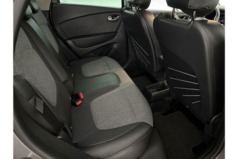 Renault Captur 1.3 TCe Intens 150PK Clima Camera Carplay LED Trekhaak Navigatie PDC 17"LMV