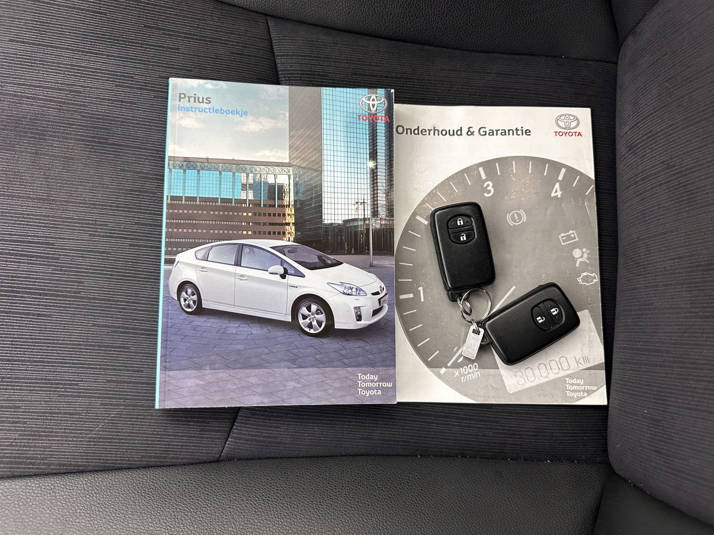 Toyota Prius 1.8 Dynamic Business Aut. *1/2LEATHER | FULL-LED | NAVI-FULLMAP | JBL-SOUND | ECC | PDC | CRUISE | COMFORT-SEATS | 20''ALU*