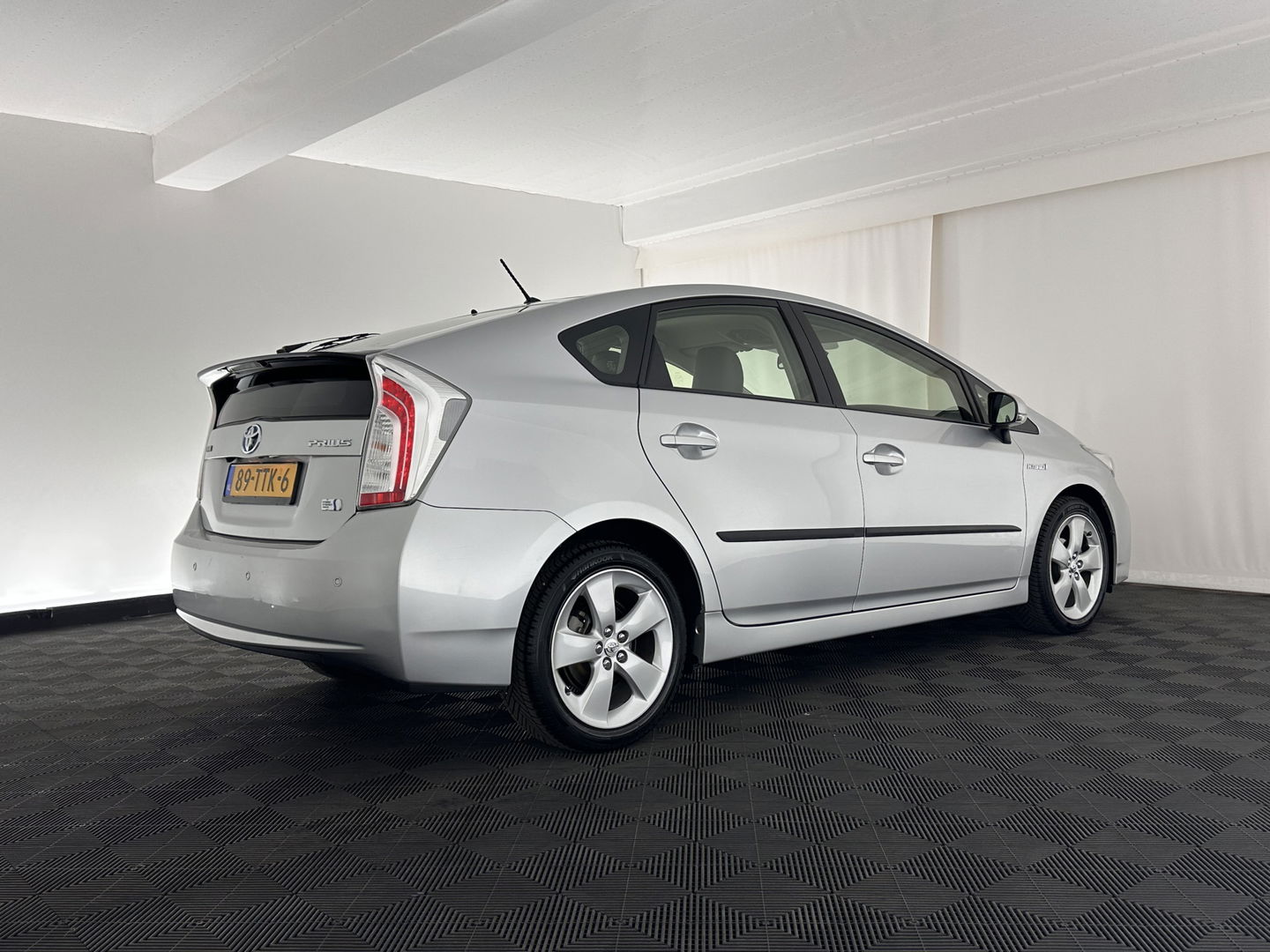 Toyota Prius 1.8 Dynamic Business Aut. *1/2LEATHER | FULL-LED | NAVI-FULLMAP | JBL-SOUND | ECC | PDC | CRUISE | COMFORT-SEATS | 20''ALU*