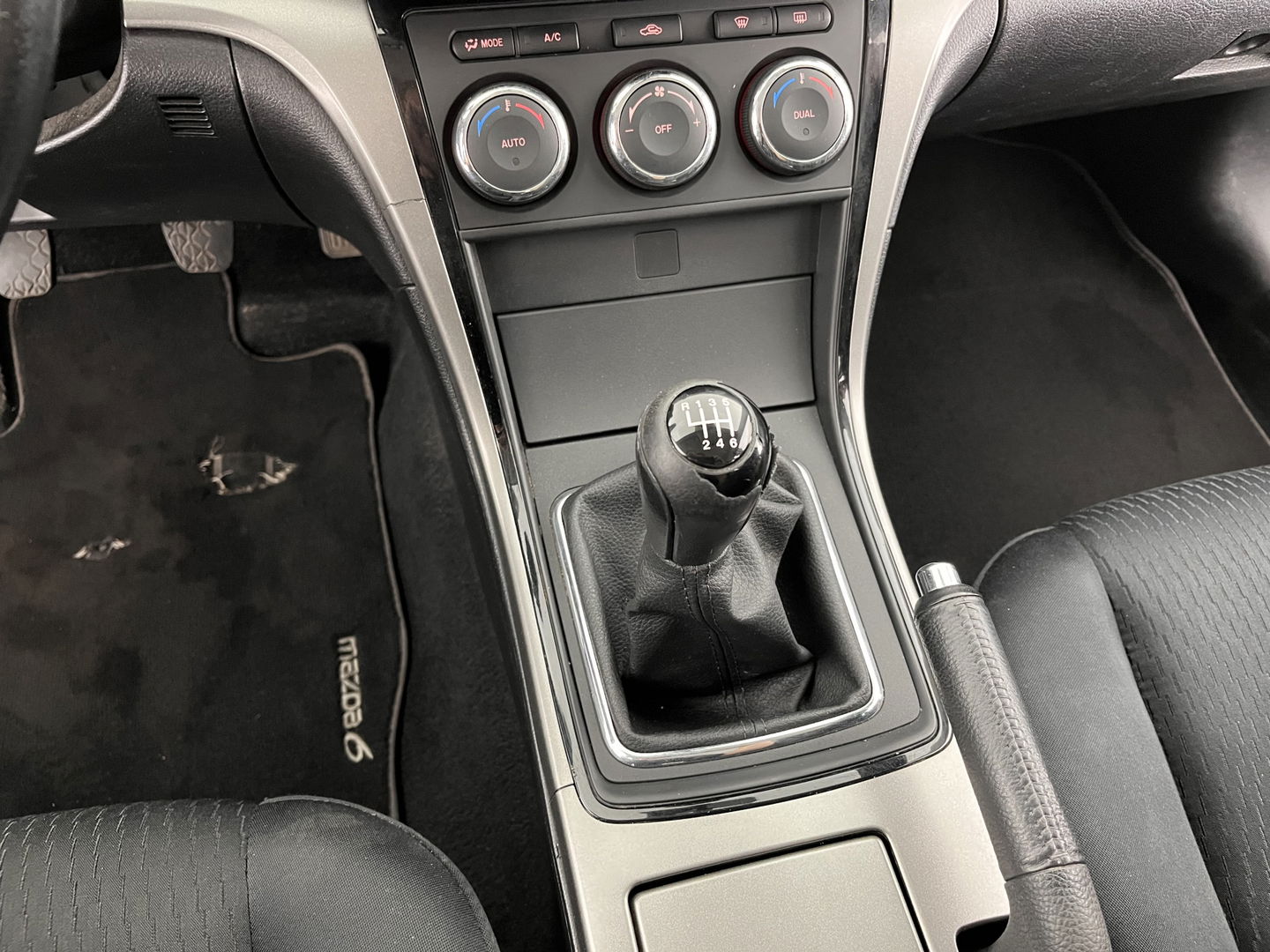 Mazda 6 Sportbreak 2.2 CiTD Business *AIRCO | CRUISE | COMFORT-SEATS | RADIO-CD/MP3 | 16''ALU*