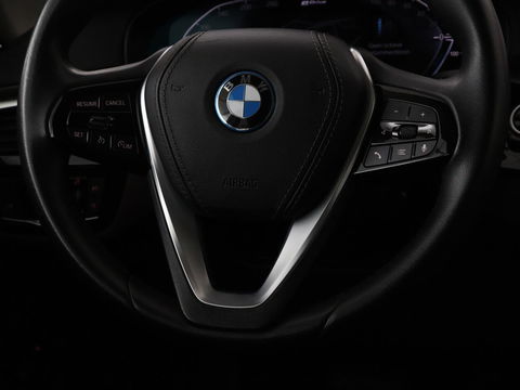 BMW 5 Serie 530e xDrive High Executive | Luxury Line | Panoramadak | Nappaleder | Stoelventilatie | Head-Up | Carplay | Live Cockpit | Adaptive LED | Stoelverwarming | Navigatie | PHEV