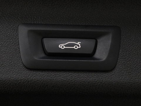 BMW 5 Serie 530e xDrive High Executive | Luxury Line | Panoramadak | Nappaleder | Stoelventilatie | Head-Up | Carplay | Live Cockpit | Adaptive LED | Stoelverwarming | Navigatie | PHEV
