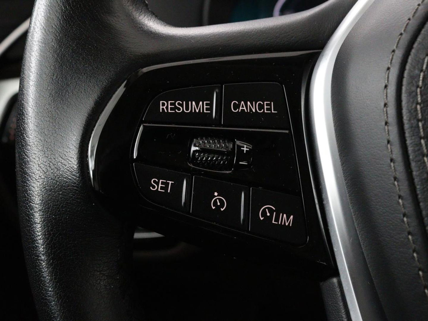 BMW 5 Serie 530e xDrive High Executive | Luxury Line | Panoramadak | Nappaleder | Stoelventilatie | Head-Up | Carplay | Live Cockpit | Adaptive LED | Stoelverwarming | Navigatie | PHEV
