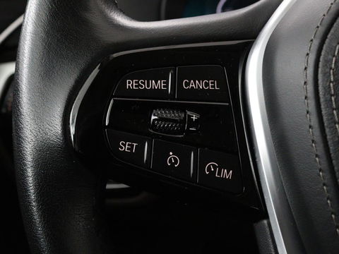 BMW 5 Serie 530e xDrive High Executive | Luxury Line | Panoramadak | Nappaleder | Stoelventilatie | Head-Up | Carplay | Live Cockpit | Adaptive LED | Stoelverwarming | Navigatie | PHEV