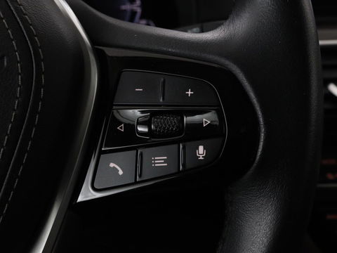 BMW 5 Serie 530e xDrive High Executive | Luxury Line | Panoramadak | Nappaleder | Stoelventilatie | Head-Up | Carplay | Live Cockpit | Adaptive LED | Stoelverwarming | Navigatie | PHEV