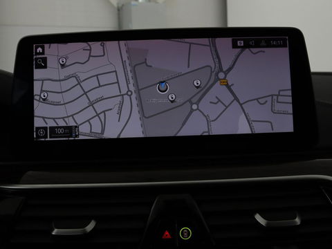 BMW 5 Serie 530e xDrive High Executive | Luxury Line | Panoramadak | Nappaleder | Stoelventilatie | Head-Up | Carplay | Live Cockpit | Adaptive LED | Stoelverwarming | Navigatie | PHEV