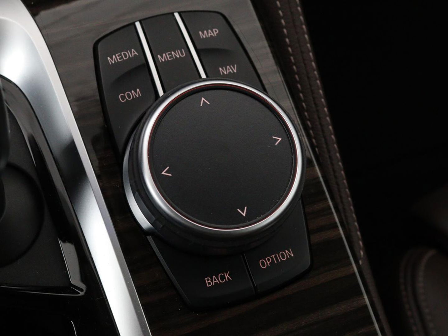 BMW 5 Serie 530e xDrive High Executive | Luxury Line | Panoramadak | Nappaleder | Stoelventilatie | Head-Up | Carplay | Live Cockpit | Adaptive LED | Stoelverwarming | Navigatie | PHEV