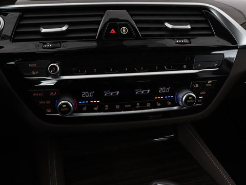 BMW 5 Serie 530e xDrive High Executive | Luxury Line | Panoramadak | Nappaleder | Stoelventilatie | Head-Up | Carplay | Live Cockpit | Adaptive LED | Stoelverwarming | Navigatie | PHEV