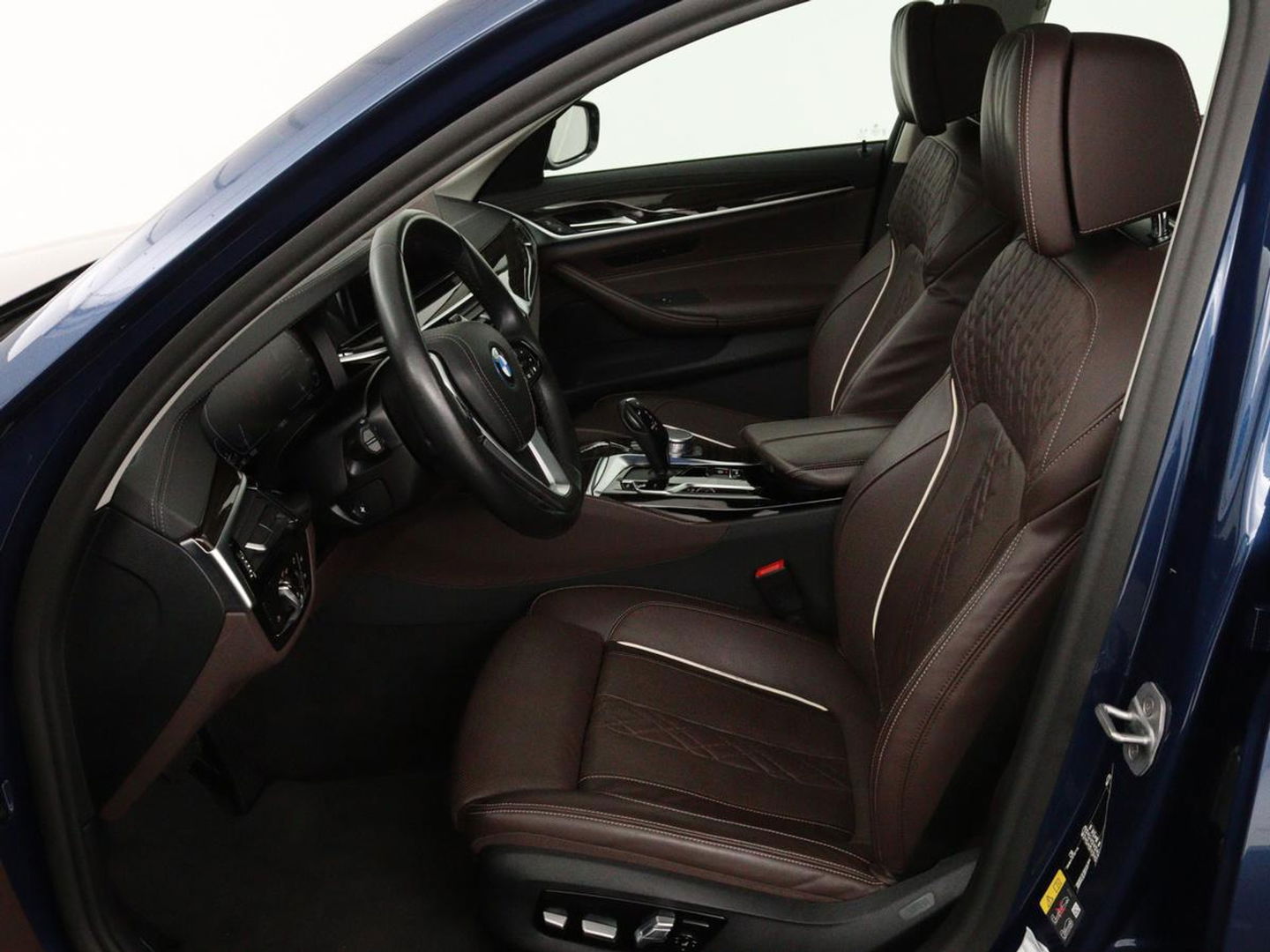 BMW 5 Serie 530e xDrive High Executive | Luxury Line | Panoramadak | Nappaleder | Stoelventilatie | Head-Up | Carplay | Live Cockpit | Adaptive LED | Stoelverwarming | Navigatie | PHEV