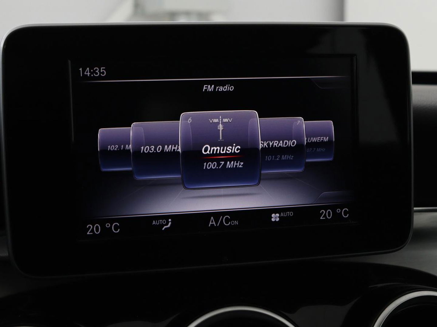 Mercedes-Benz C-Klasse 180 Avantgarde | Half leder | Adaptief LED | Trekhaak | Navigatie | Climate control | Park Assist | Cruise control | Bluetooth